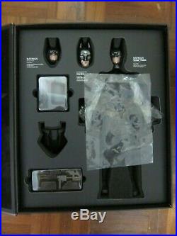 1/6 Scale Hottoys DX02 Batman The Dark Knight Collectible Figure