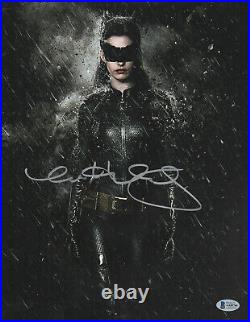 Anne Hathaway Signed The Dark Knight Rises Autograph 11x14 Photo Beckett Bas 4
