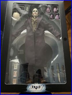 Batman 16 Scale Deluxe Collector Figure DC Direct Action Figure