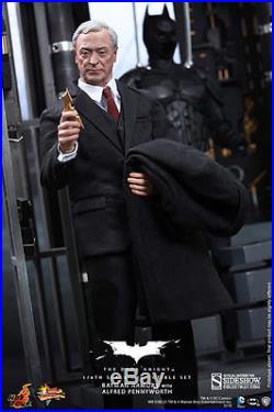 Batman Armory Alfred Pennyworth The Dark Knight 1/6 12 Figur MMS235 Hot Toys
