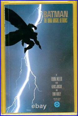 Batman Dark Knight Returns #1 CGC GRADED 9.4 -THIRD PRINTING- 1st Carrie Kelly