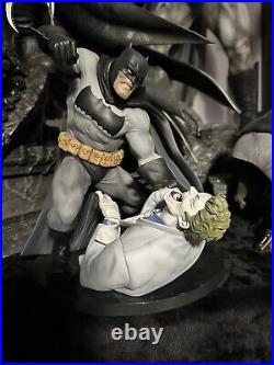 Batman Hunt The Dark Knight Vinyl Statue By Kotobukiya ARTFX