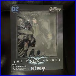 DC Collectibles Dark Knight The Joker PVC Statue Diamond Select New Harley Quinn