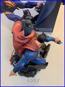 DC Collectibles The Dark Knight Returns Superman Batman Statue Frank Miller