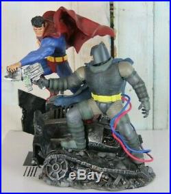 DC Collectibles The Dark Knight Returns Superman VS. Batman Battle Statue NIB