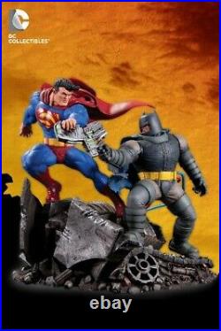 DC Collectibles The Dark Knight Returns Superman vs Batman Full Size Statue New