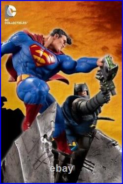 DC Collectibles The Dark Knight Returns Superman vs Batman Full Size Statue New