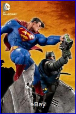 DC Collectibles The Dark Knight Returns Superman vs Batman Full Size Statue New