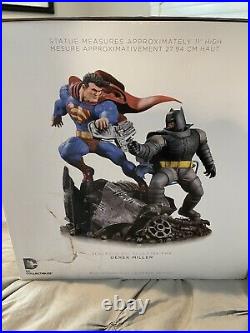 DC Collectibles The Dark Knight Returns Superman vs. Batman Statue