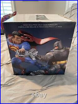 DC Collectibles The Dark Knight Returns Superman vs. Batman Statue