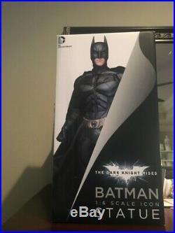 DC Collectibles The Dark Knight Rises Batman 16 Scale Icon Statue with box