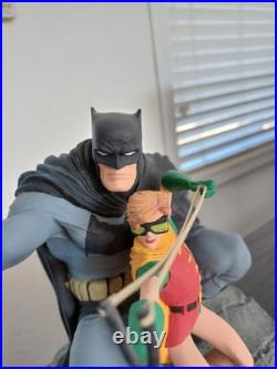 DC ComicsFrank MillerThe Dark Knight Strikes AgainStatue # 3598 (5500) DC ComicsFrank MillerThe Dark Knight Strikes AgainStatue # 3598 (5500)