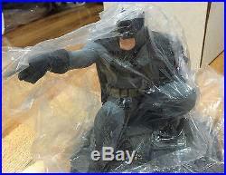 DC Direct Batman & Robinthe Dark Knight Strikes Again Statue #3275 Frank Miller