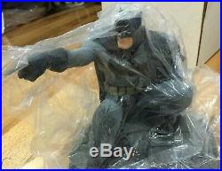 DC Direct Batman & Robinthe Dark Knight Strikes Again Statue #908 Frank Miller