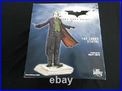 DC Direct The Dark Knight The Joker Statue Kolby Jukes 4291/6000 MIB