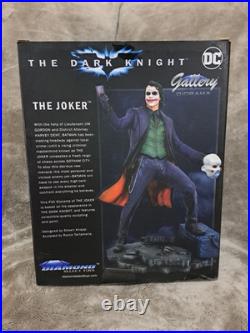 DC The Dark Knight The Joker Statue by Gallery Diorama