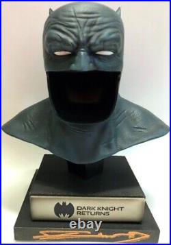 Frank Miller SIGNED Batman The Dark Knight Returns Cowl DC Gallery Bust Prop