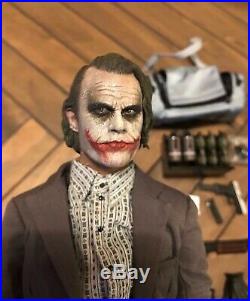 Hot Toys 1/6 Bank Robber Joker 2.0 The Dark Knight Collectible Figure