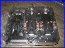 Hot Toys 1/6 The Dark Knight Batman Armory Bruce Wayne Alfred Pennyworth Batman