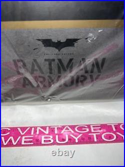 Hot Toys 1/6 The Dark Knight Batman Armory with Batman Figure Scale MMS234