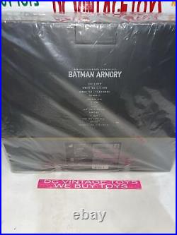 Hot Toys 1/6 The Dark Knight Batman Armory with Batman Figure Scale MMS234