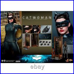 Hot Toys Dark Knight Masterpiece Catwoman Sixth Scale Figure NEW