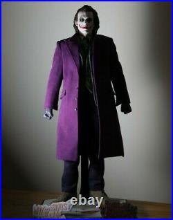 Hot Toys Joker The Dark Knight 1/4 Quarter Scale Collectible Heath Ledger Figure