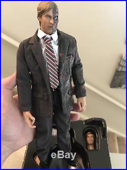 Hot Toys Movie Masterpiece Harvey Dent Two Face 1/6 Collectible The Dark Knight