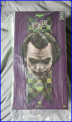 Hot Toys The Dark Knight The Joker 1/4 Quarter Scale Collectible Figure QS010