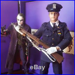 Hot Toys The Dark Knight The Joker DX01 Heath Ledger 1/6th Scale