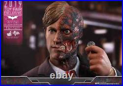 Hot Toys The Dark Knight Two Face 1/6 Scale Collectible Action Figure MMS546 NEW