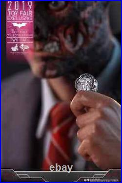 Hot Toys The Dark Knight Two Face 1/6 Scale Collectible Action Figure MMS546 NEW