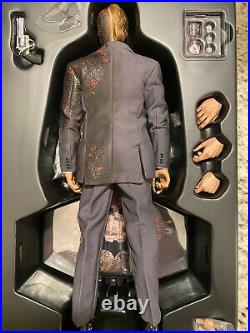 Hot Toys The Dark Knight Two Face 1/6th Scale Collectible Figure