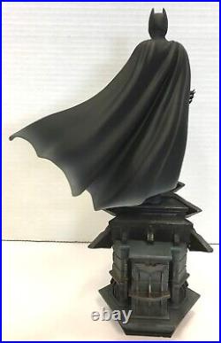 Iron Studios Batman The Dark Knight 1/10 Art Scale Deluxe Resin Statue