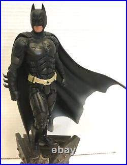 Iron Studios Batman The Dark Knight 1/10 Art Scale Deluxe Resin Statue