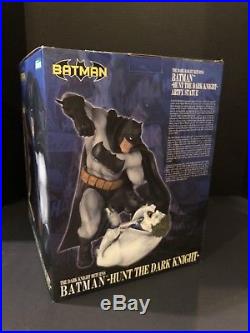 Kotobukiya ARTFX Batman Hunt the Dark Knight Statue USED. 1/6 scale PVC Japan