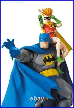 Medicom MAFEX The Dark Knight Returns Batman Blue Ver. & Robin PRE-ORDER