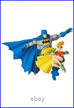 Medicom MAFEX The Dark Knight Returns Batman Blue Ver. & Robin PRE-ORDER