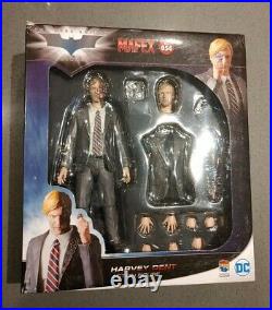 Medicom Toy MAFEX No. 054 HARVEY DENT two face the dark knight