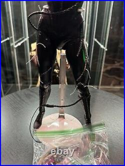 NECA 1/4 Scale Batman Returns Catwoman The Cat Figure Dc Comics MINT COMPLETE