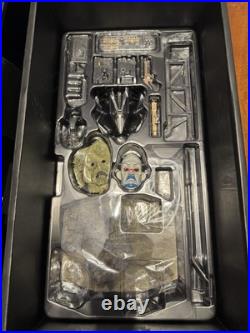 NEW Hot Toys The Dark Knight Rises Batman Collectible Figurine QS001 1/4 Scale