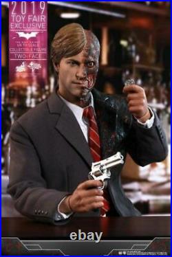 New Hot Toys MMS546 The Dark Knight Two Face Harvey Dent 1/6 Figure