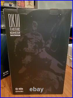 Prime 1 Studio Batman Dark Knight III The Master Race (Comics) Deluxe Version