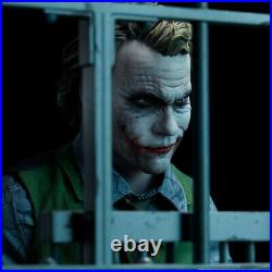 SIDESHOW The Joker (The Dark Knight) Heath Ledger Premium Format Statue Figure
