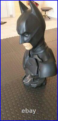 Sideshow 1/1 The Dark Knight Batman Bust. Cape Never Displayed