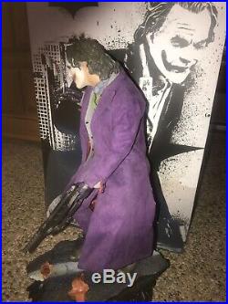 Sideshow The Dark Knight Premium Format Joker Statue Heath Ledger