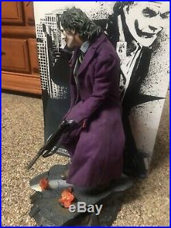 Sideshow The Dark Knight Premium Format Joker Statue Heath Ledger