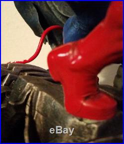 Superman Vs Batman Statue The Dark Knight Returns Cracked Foot DC Comics