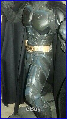 The Dark Knight Batman Premium 1/4 Scale Statue SIDESHOW