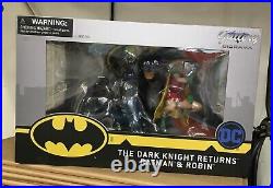The Dark Knight Returns Batman & Robin Gallery PVC Diorama DST 2019 NIB